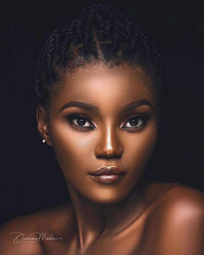 Rara Avis Model Jules